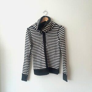 Lululemon In A Cinch Reversible Long Sleeve Cowl Neck Pullover Women's Size 2-4